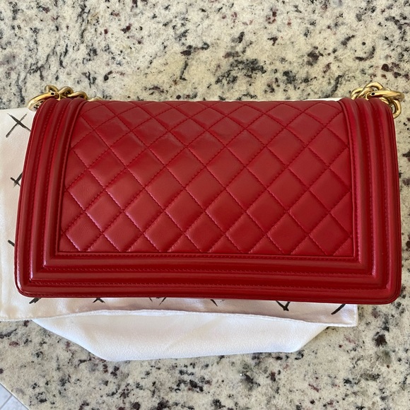 ❌SOLD❌Calfskin Quilted Medium Boy - Picture 2 of 9